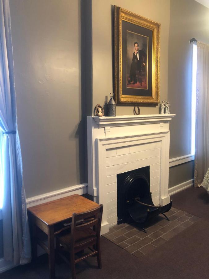 Talbott Tavern And Bed and breakfast Bardstown